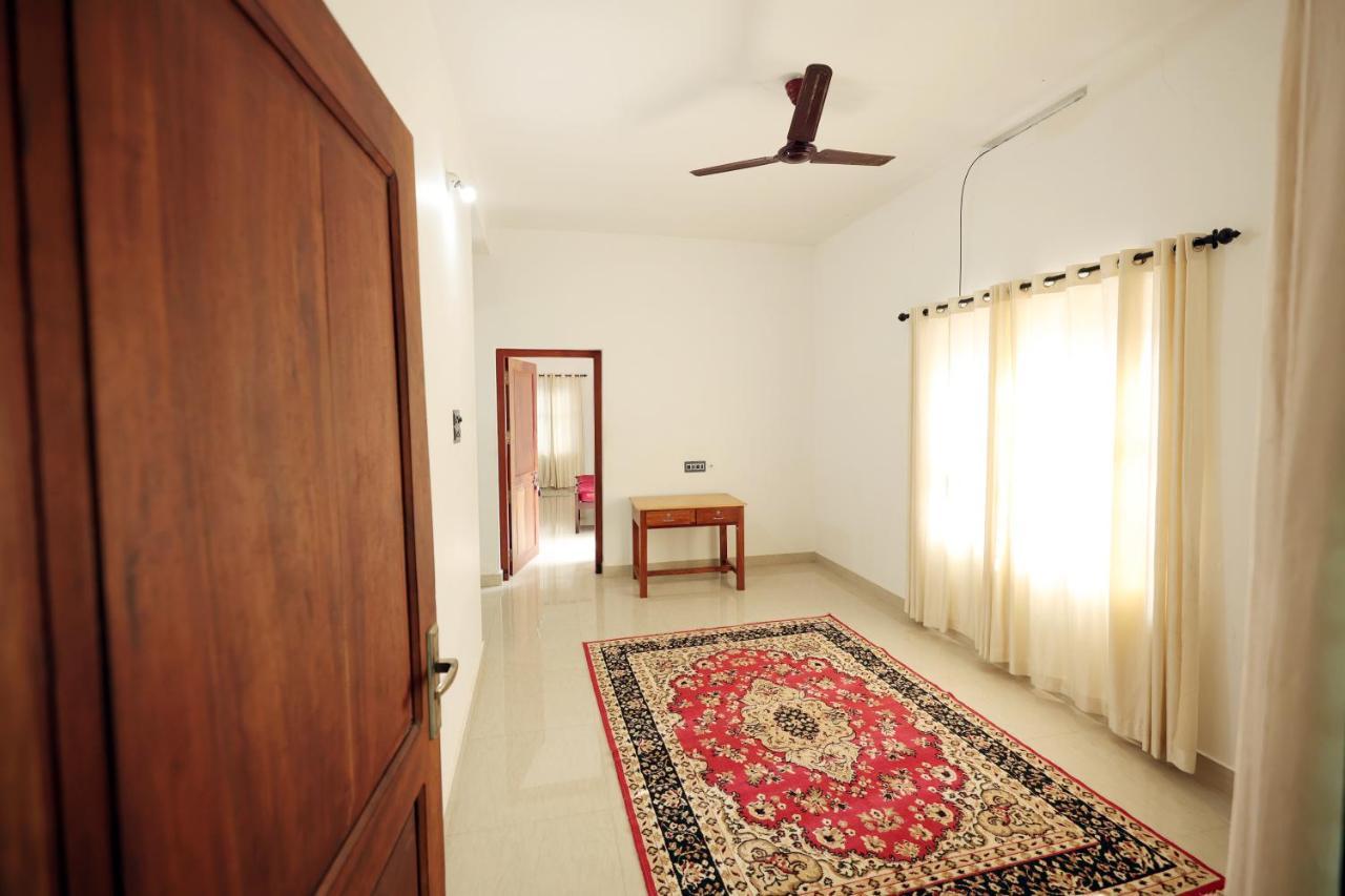 Daffodil Rooms - Non Ac Tellicherry Bagian luar foto